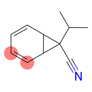 Bicyclo[4.1.0]hepta-2,4-diene-7-carbonitrile, 7-(1-methylethyl)- (9CI)